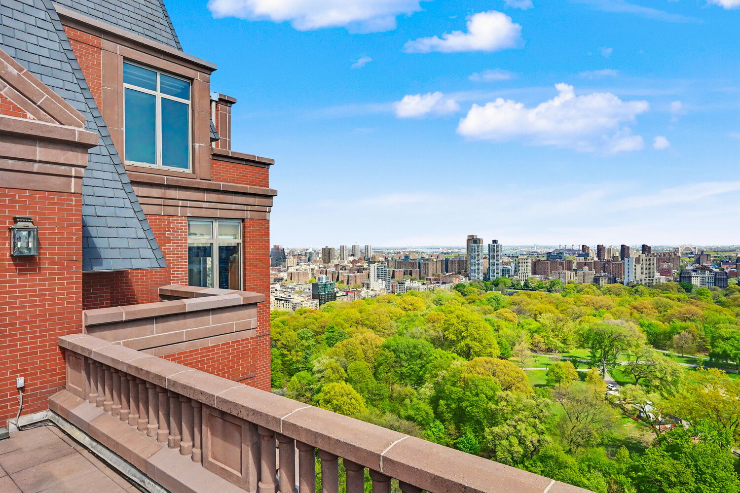 455 CENTRAL Park W PH2/3