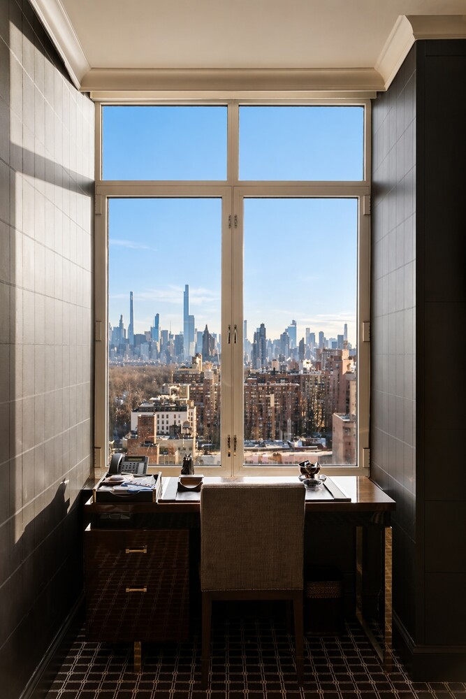 455 CENTRAL Park W PH2/3