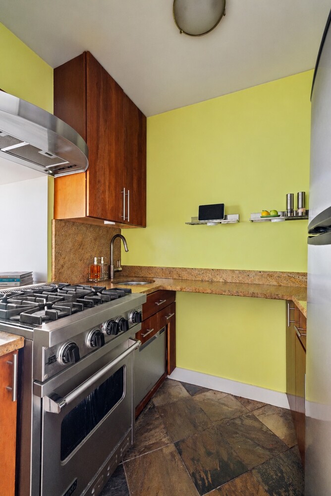31 JANE Street 2D