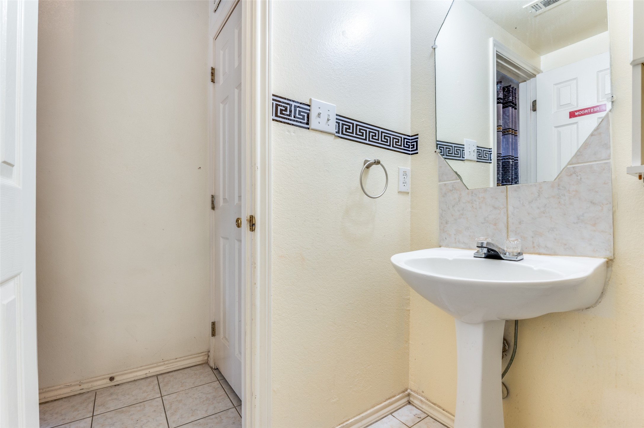 2839 Meadow Way Lane