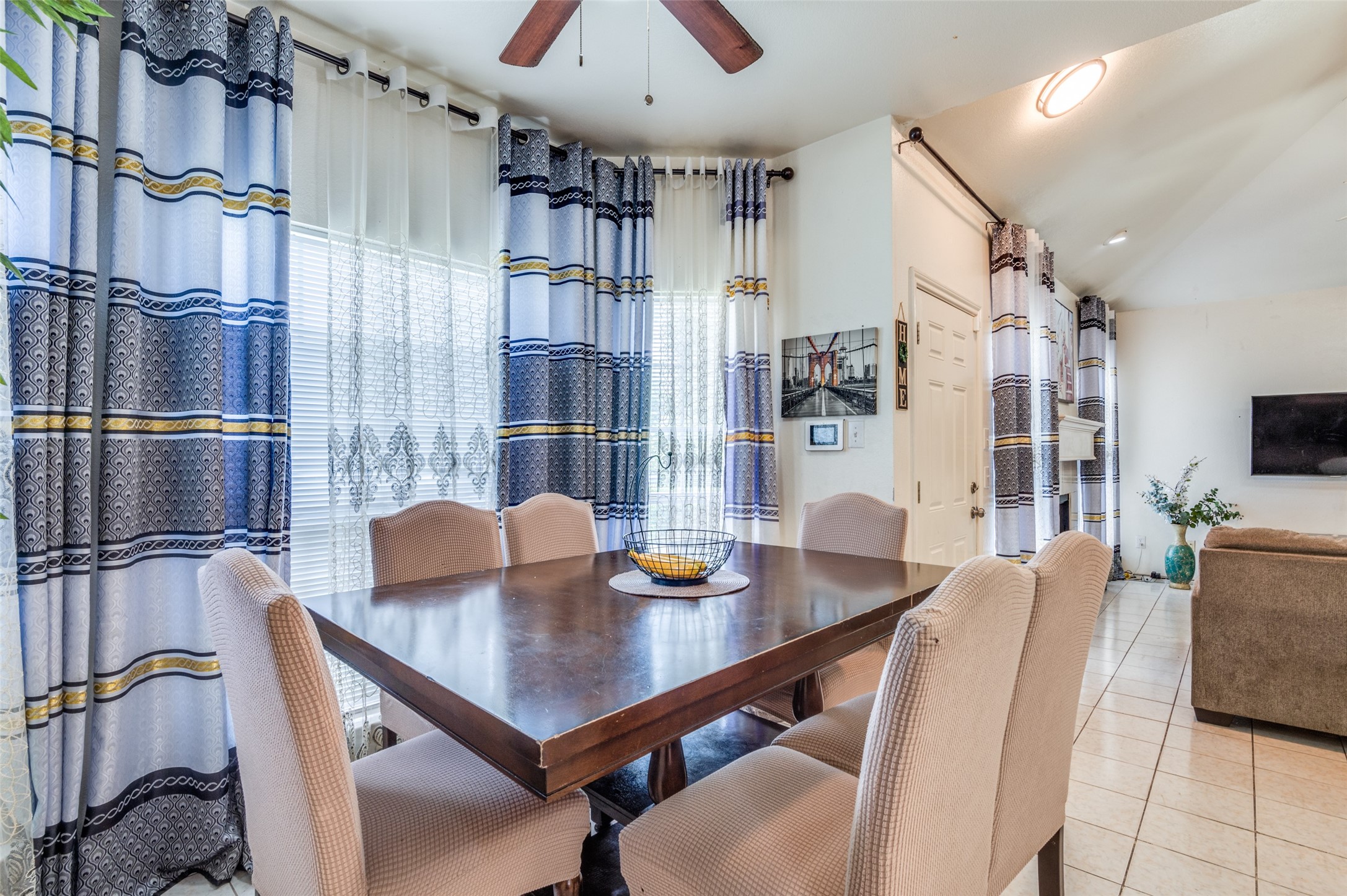 2839 Meadow Way Lane