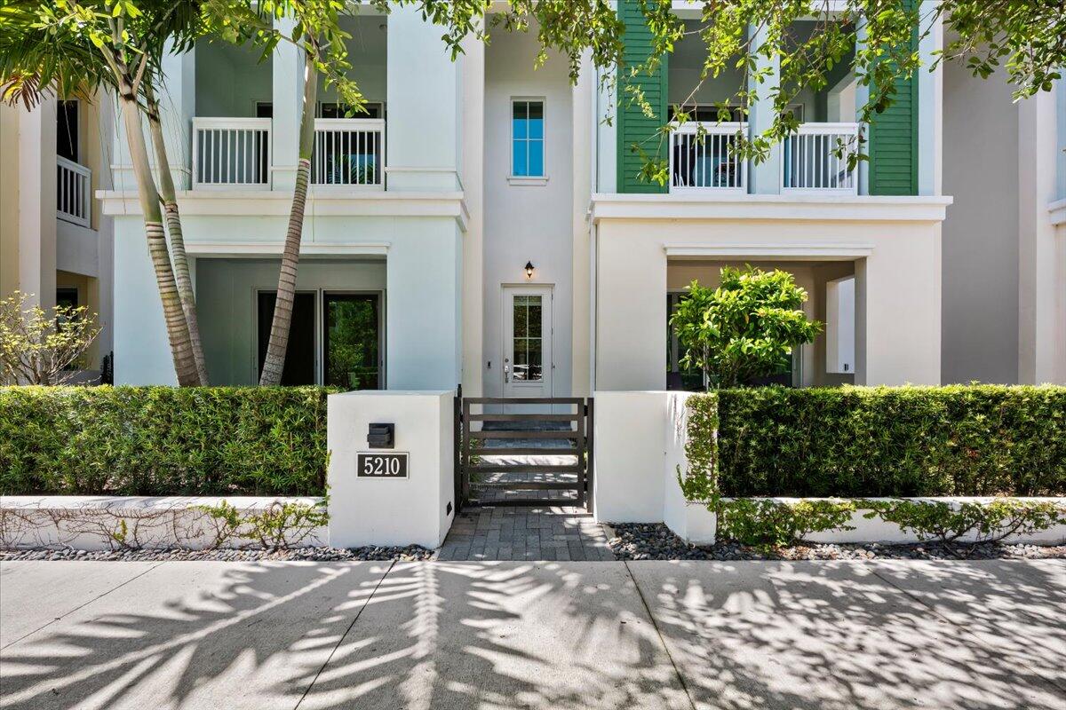 5210 Beckman Ter