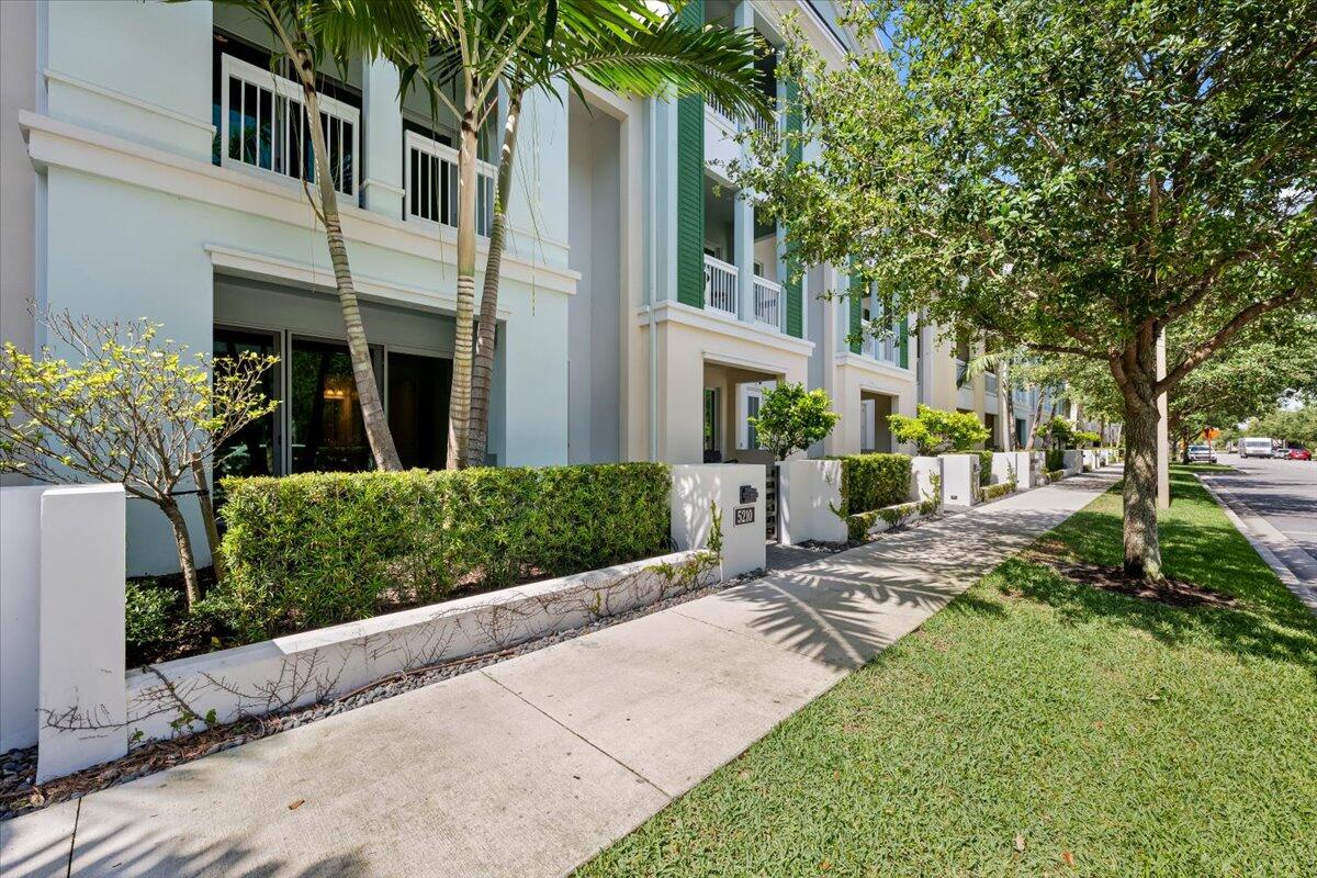 5210 Beckman Ter
