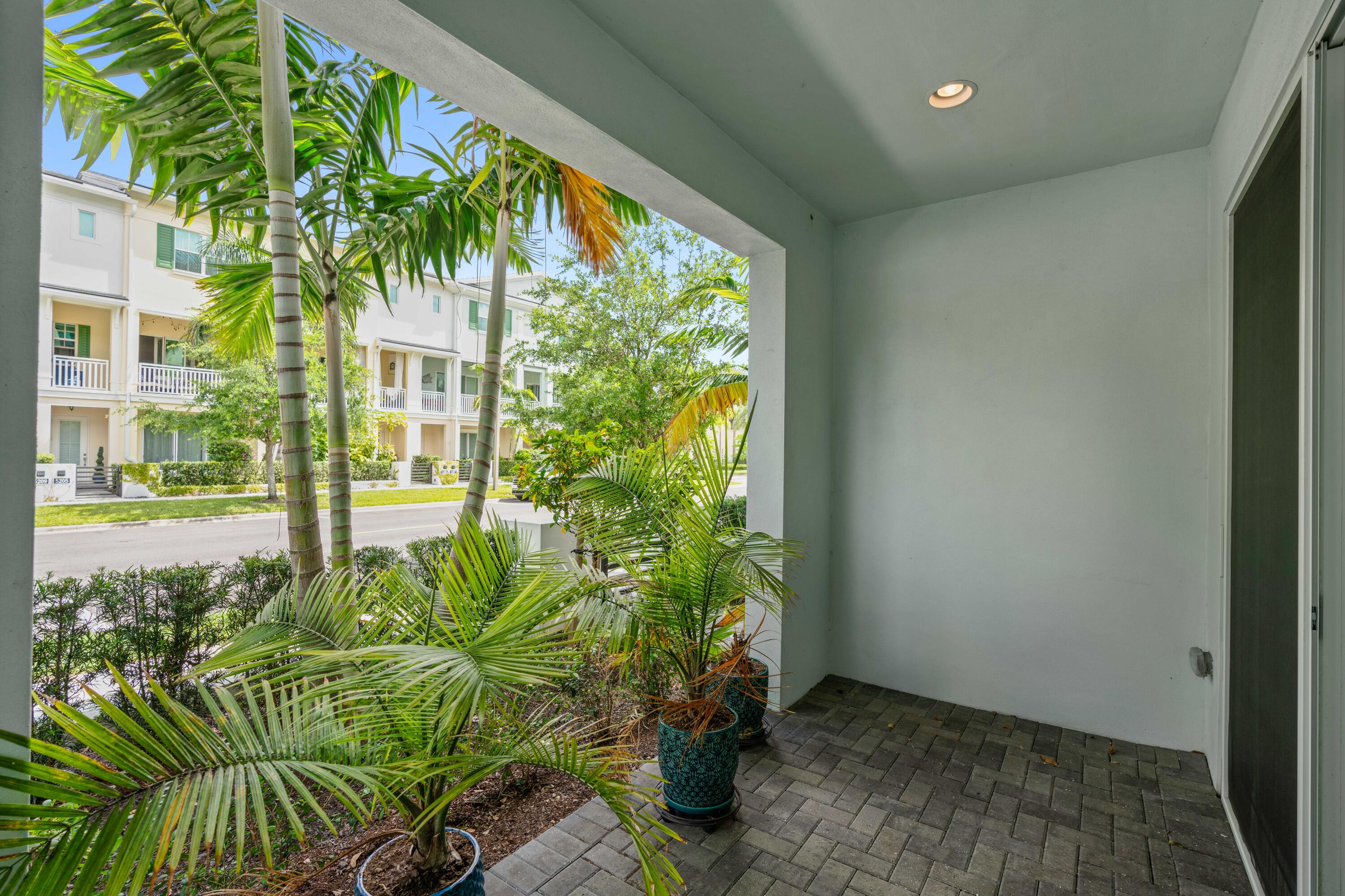 5210 Beckman Ter