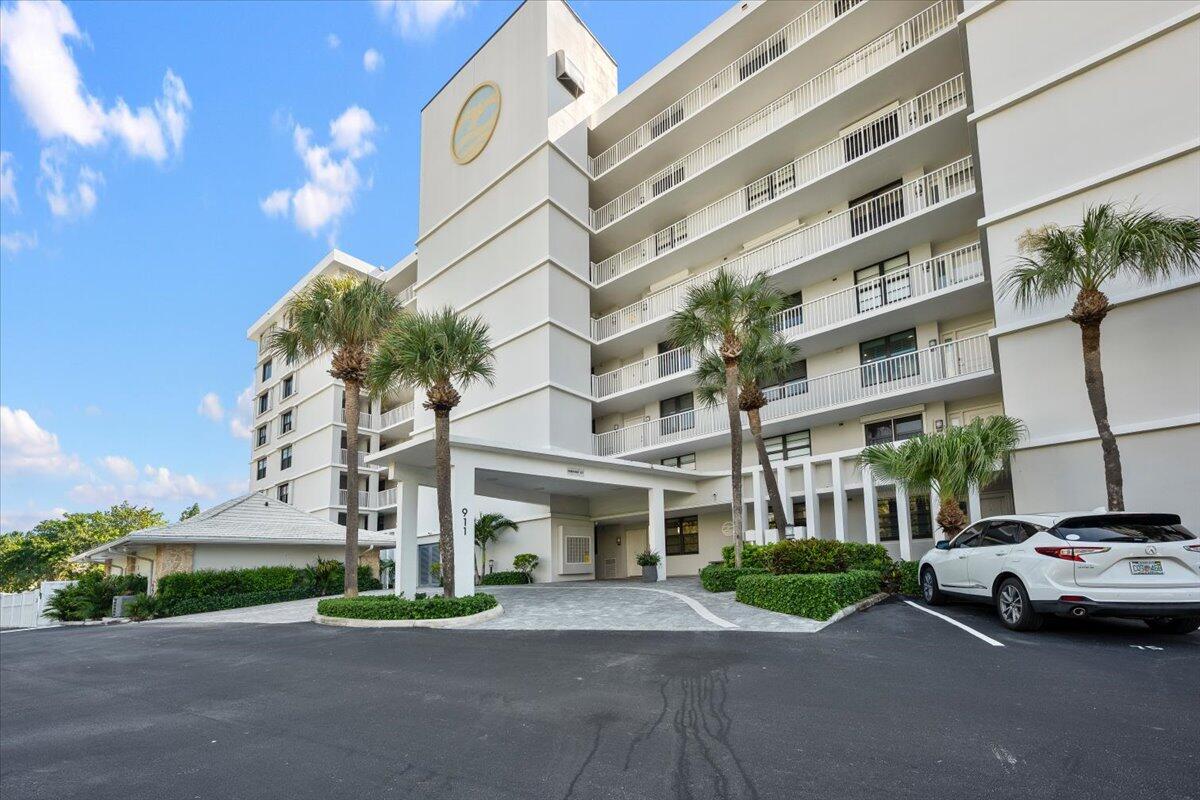 911 Ocean Drive 506