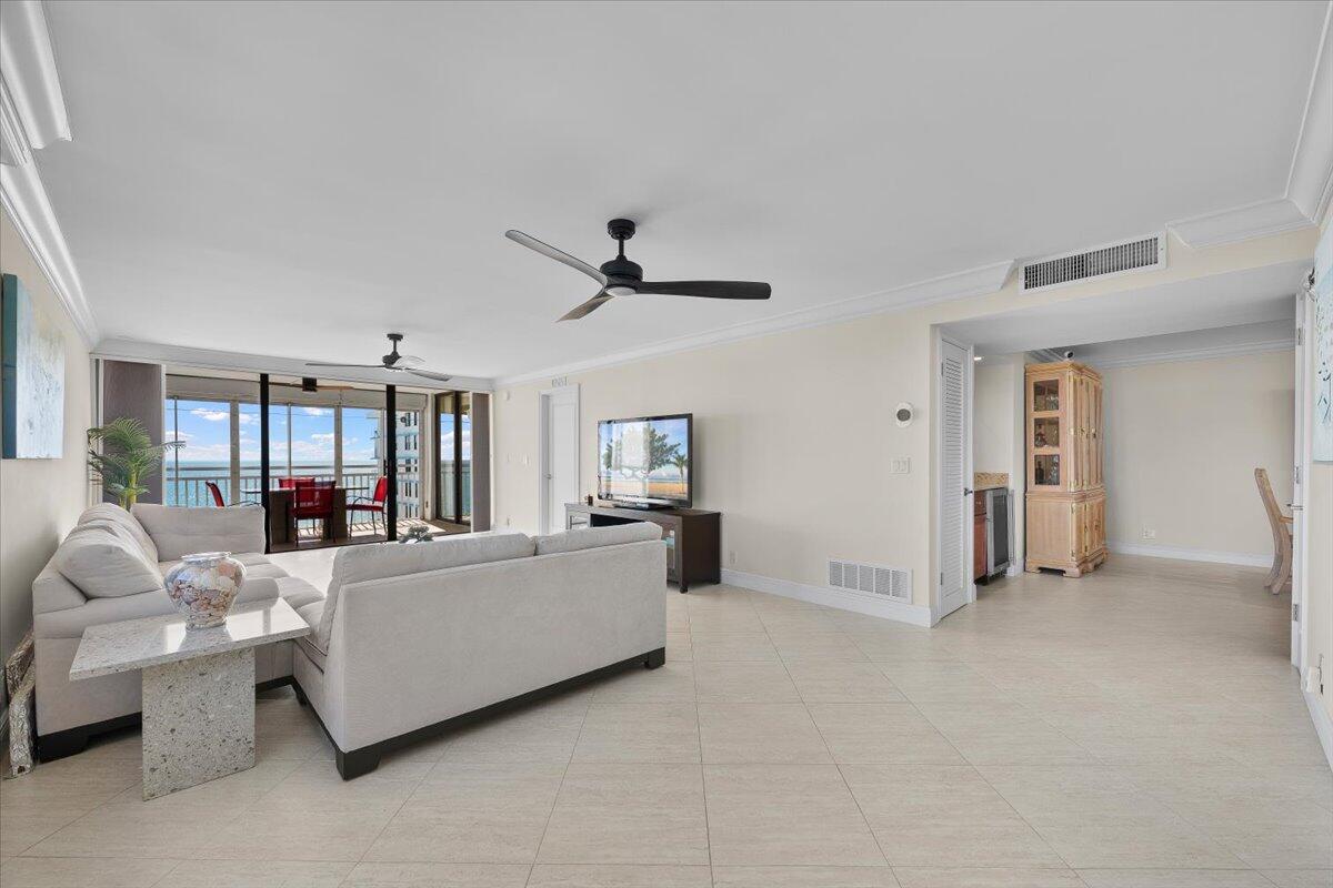 911 Ocean Drive 506
