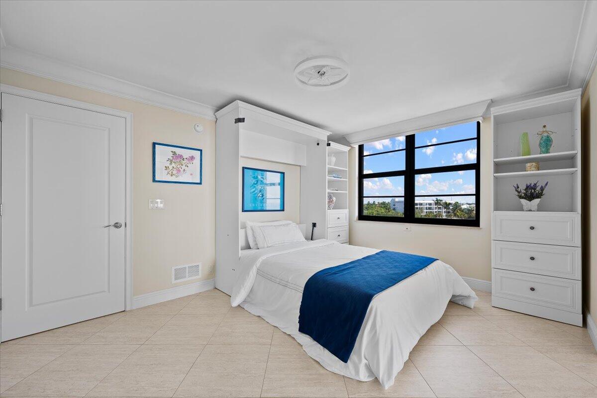 911 Ocean Drive 506