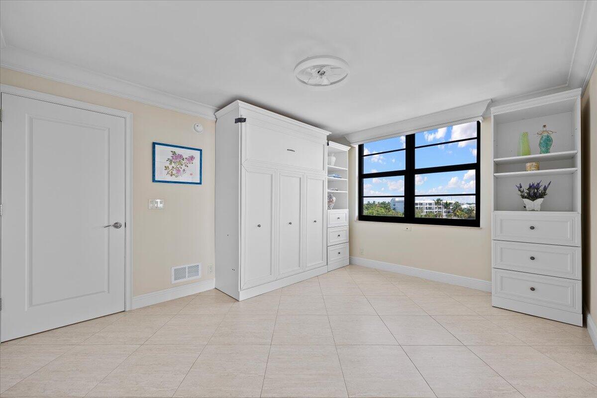 911 Ocean Drive 506