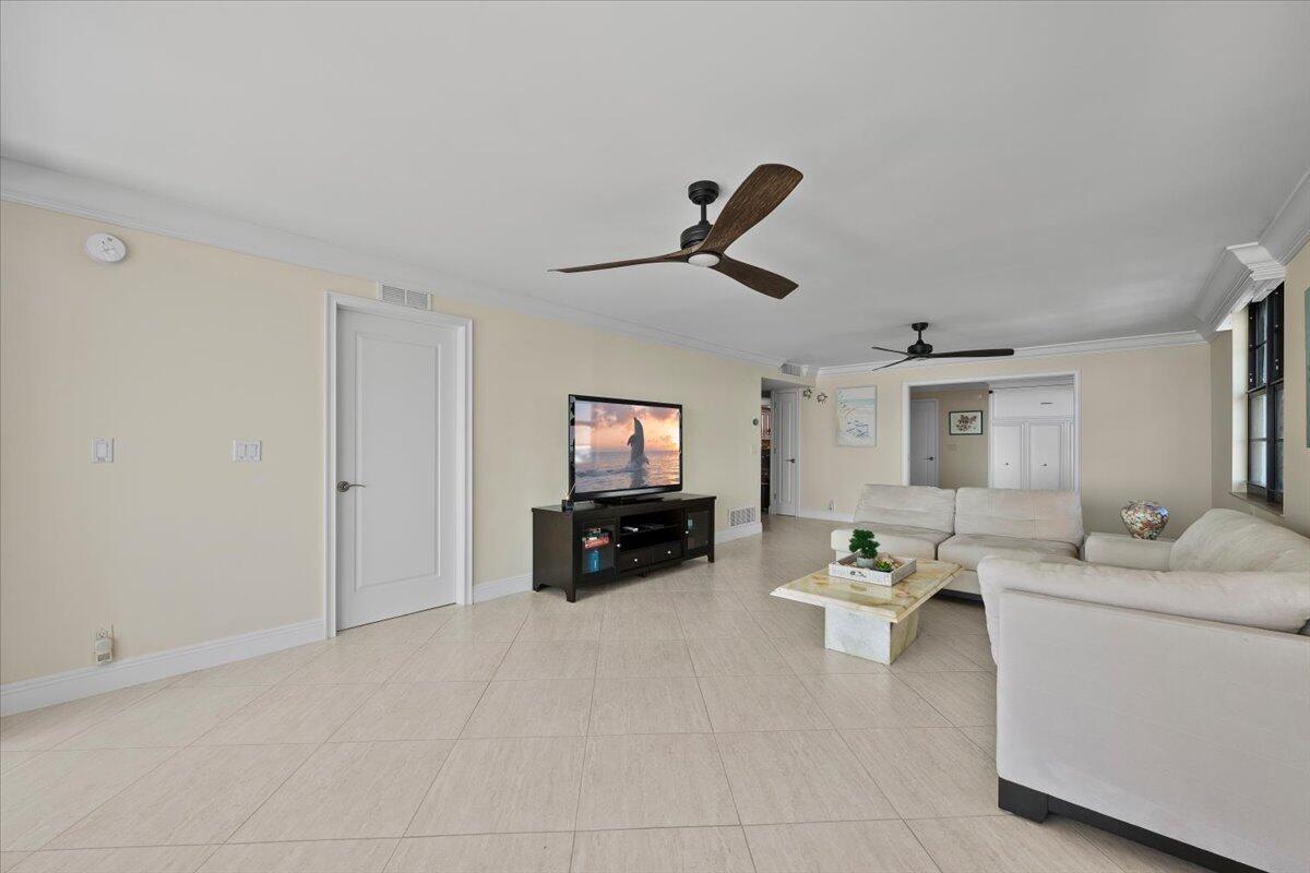 911 Ocean Drive 506