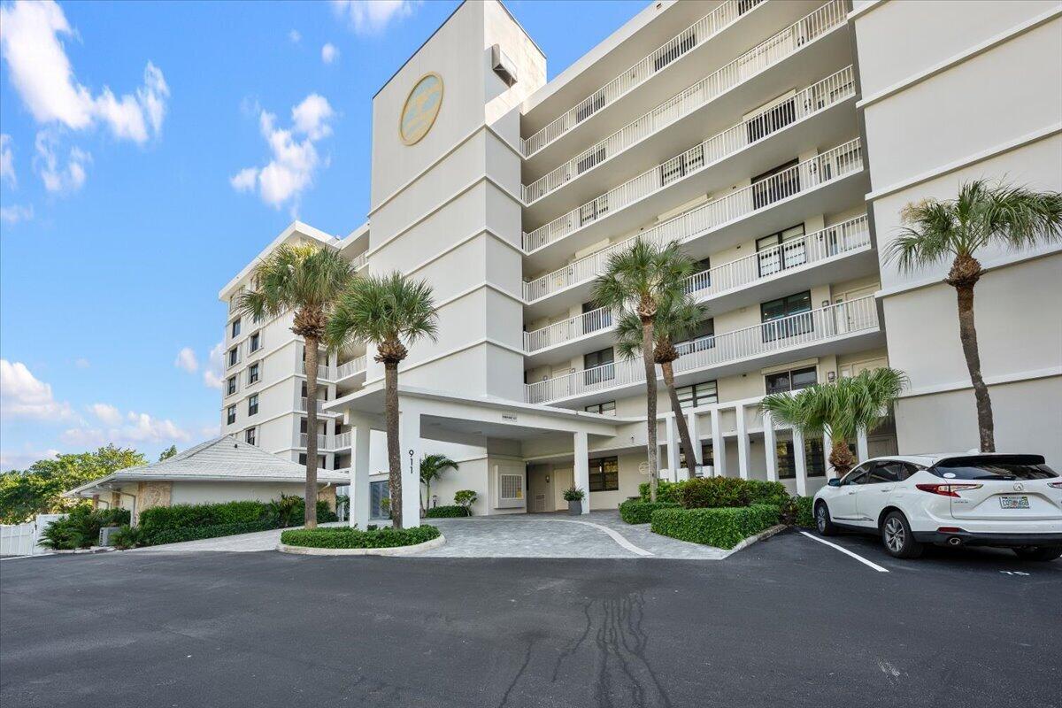 911 Ocean Drive 601