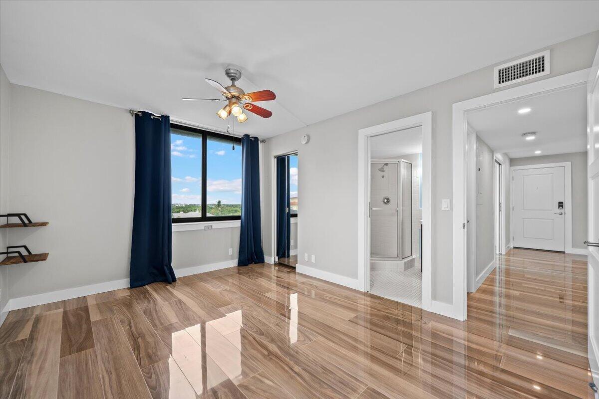 911 Ocean Drive 601