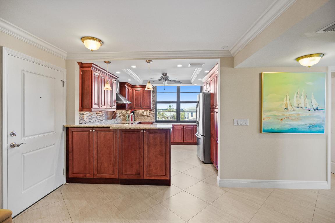 911 Ocean Drive #506