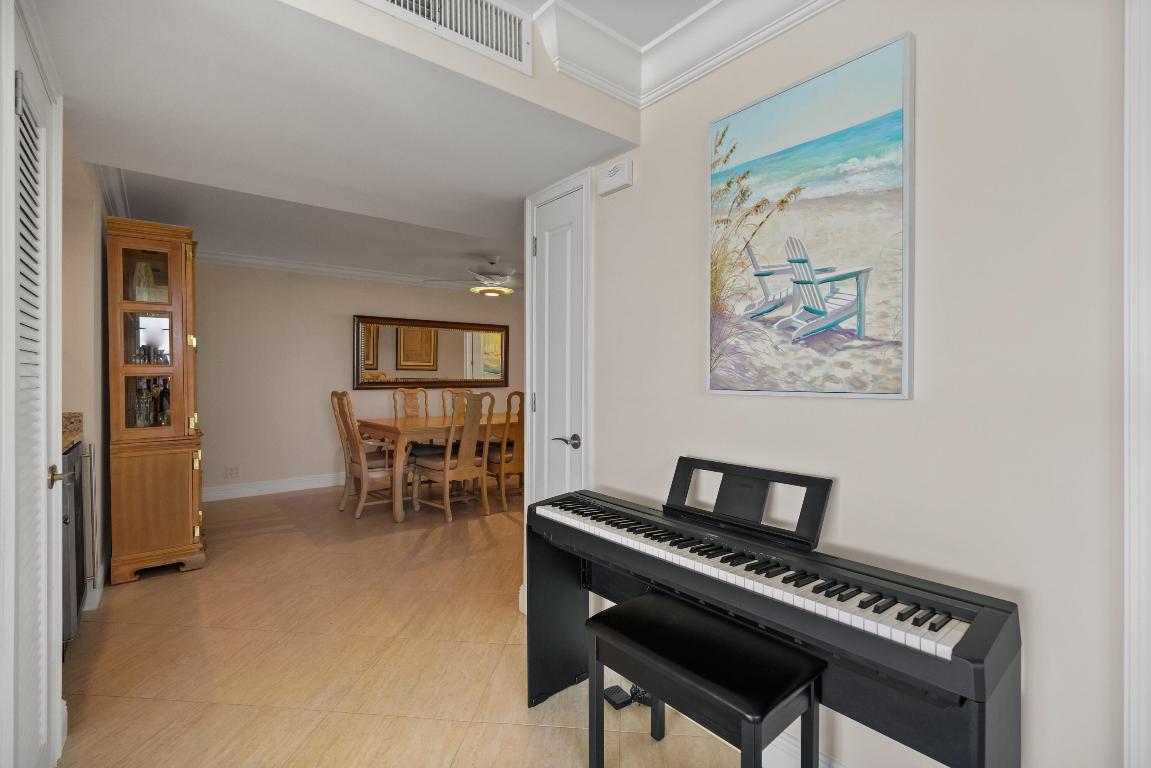 911 Ocean Drive #506