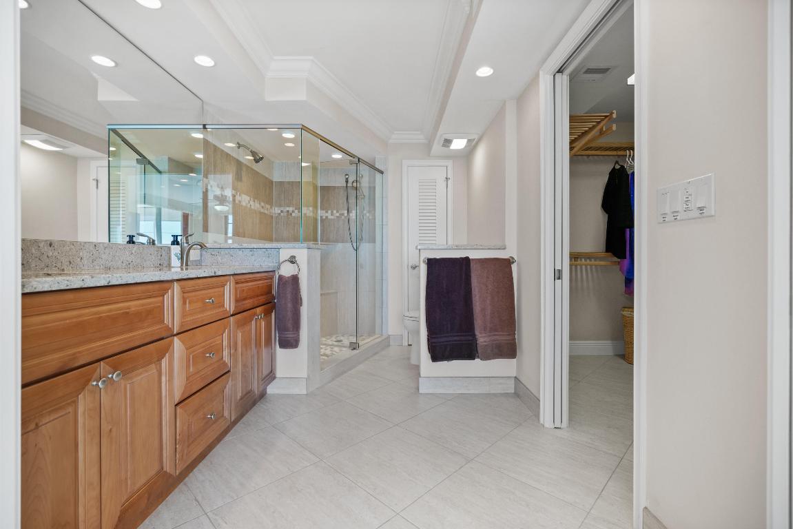 911 Ocean Drive #506