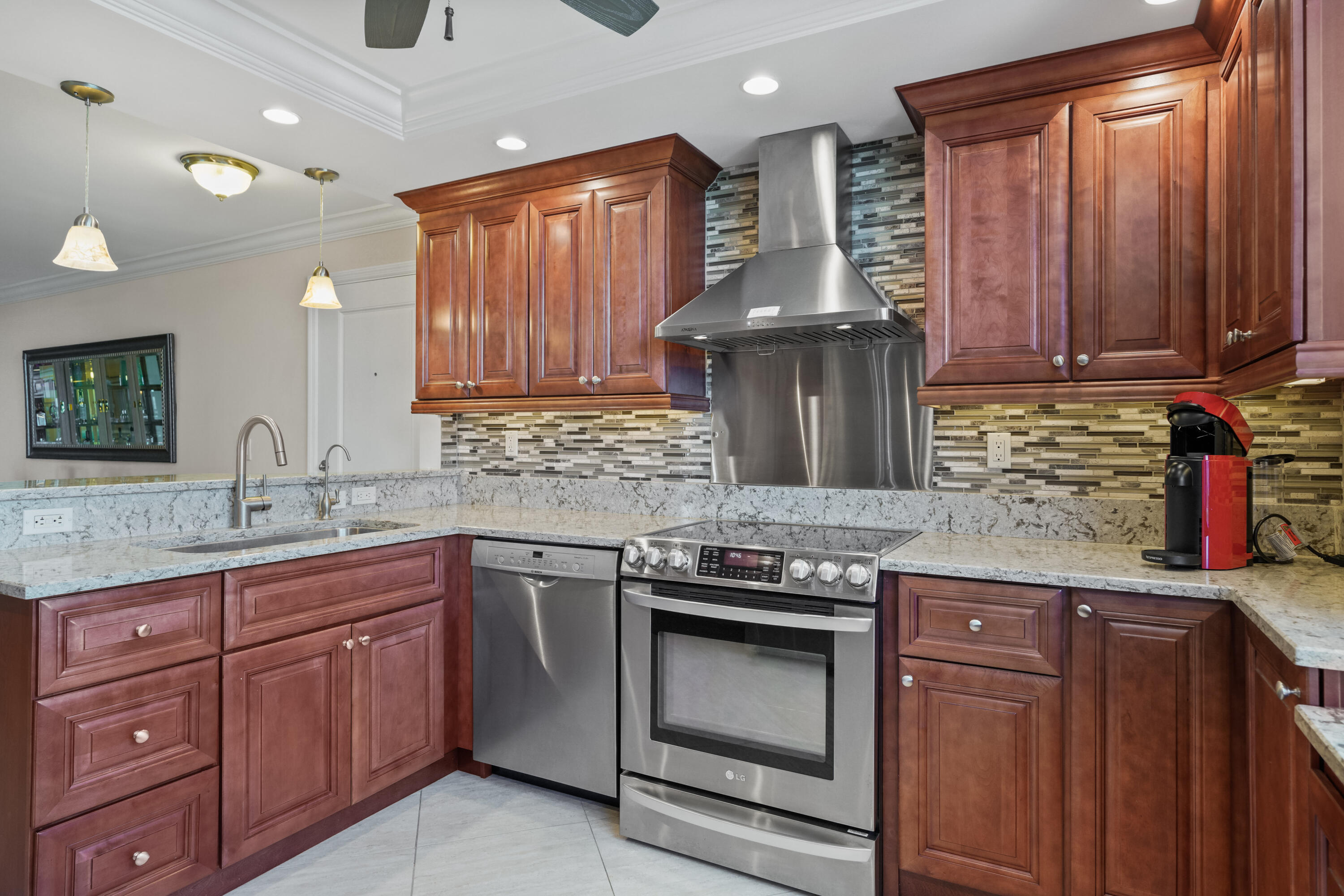 911 Ocean Drive #506