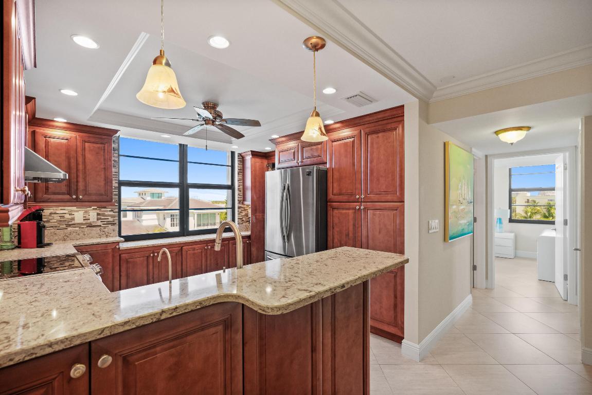 911 Ocean Drive #506