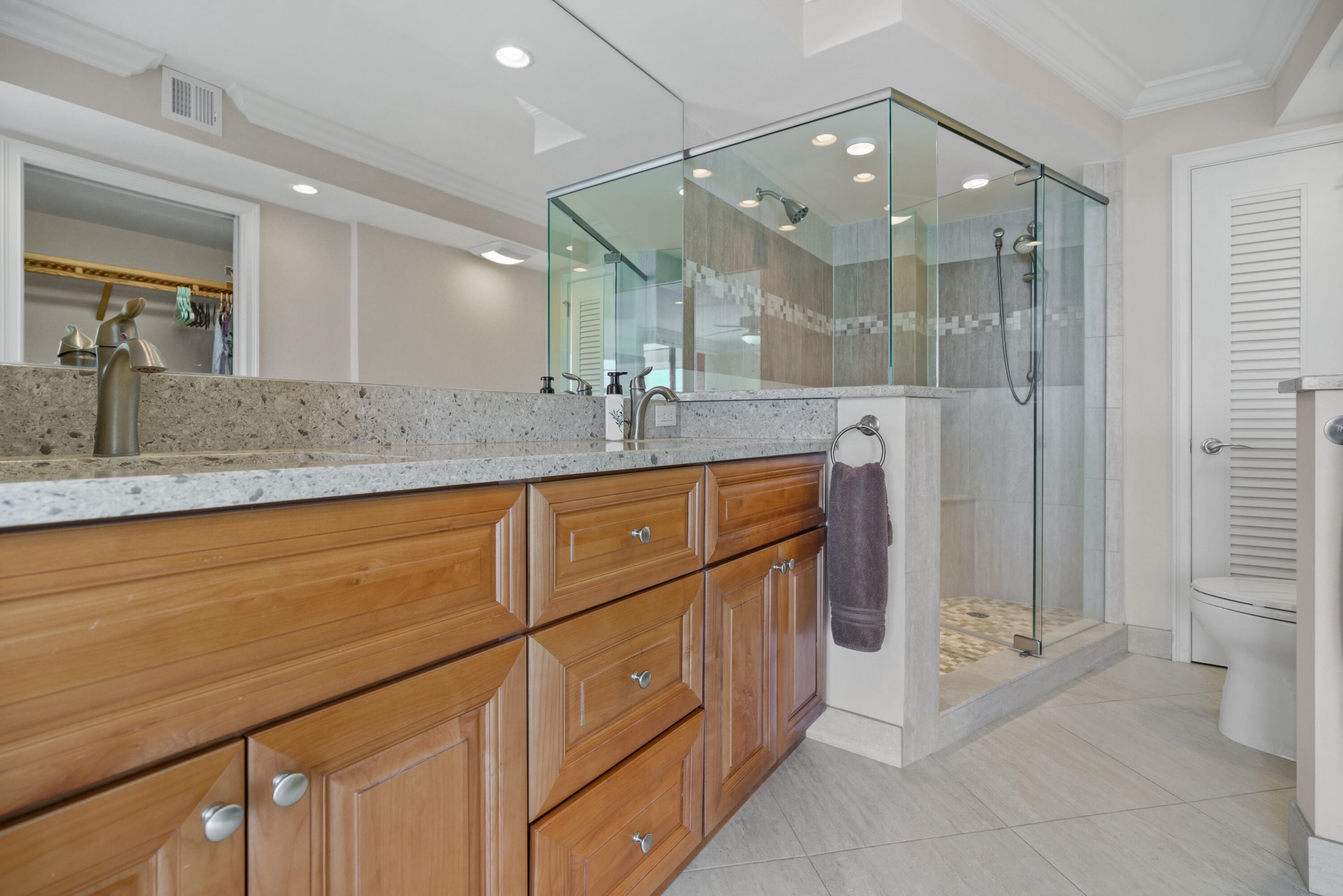 911 Ocean Drive #506