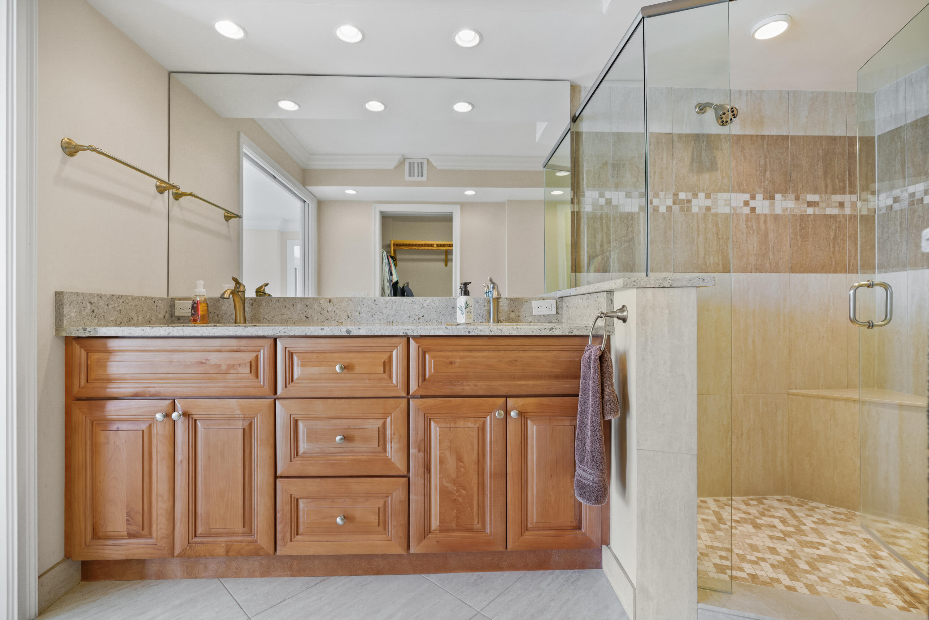 911 Ocean Drive #506