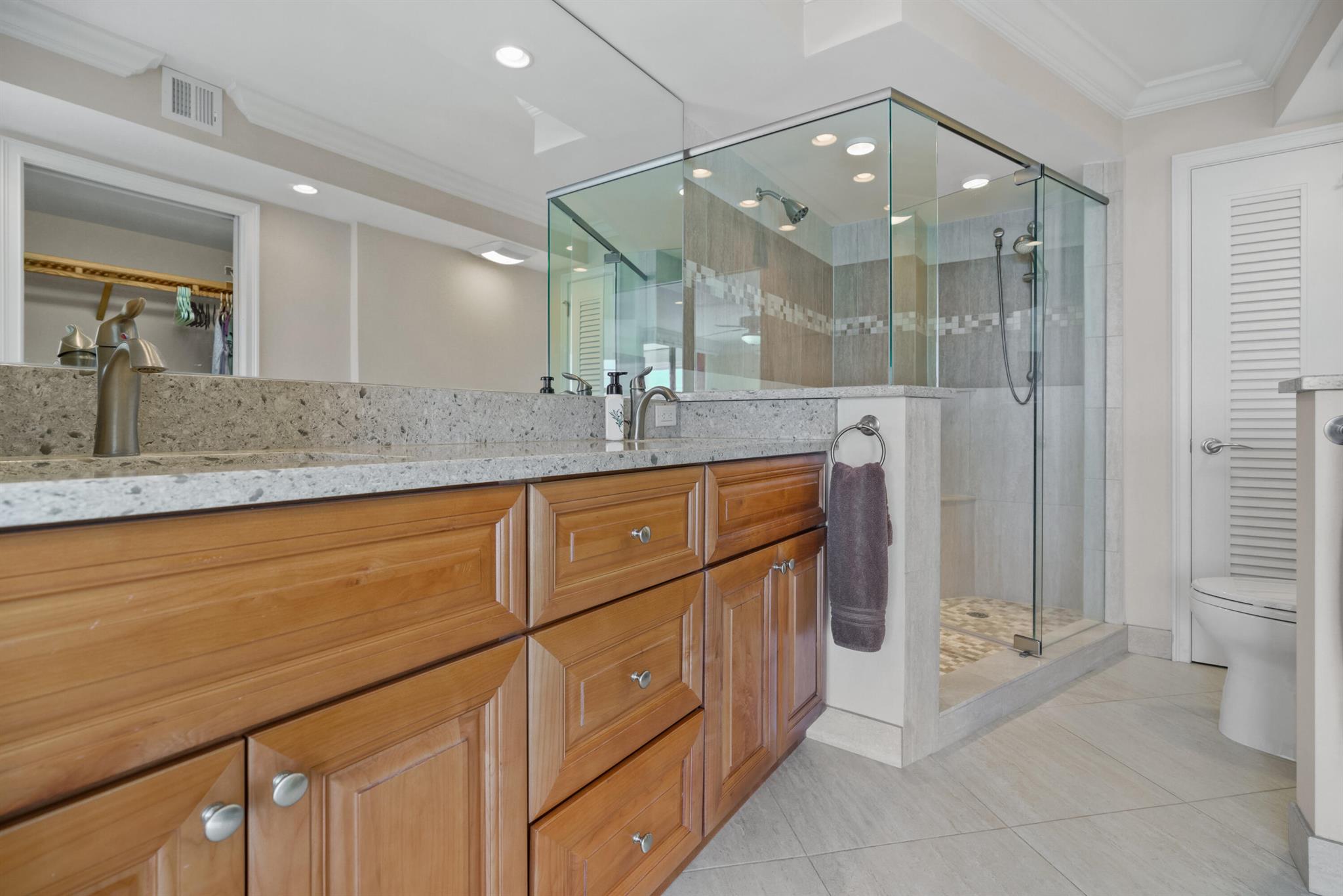 911 Ocean Drive #506