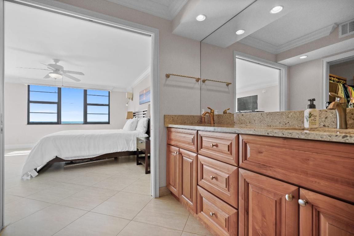 911 Ocean Drive #506