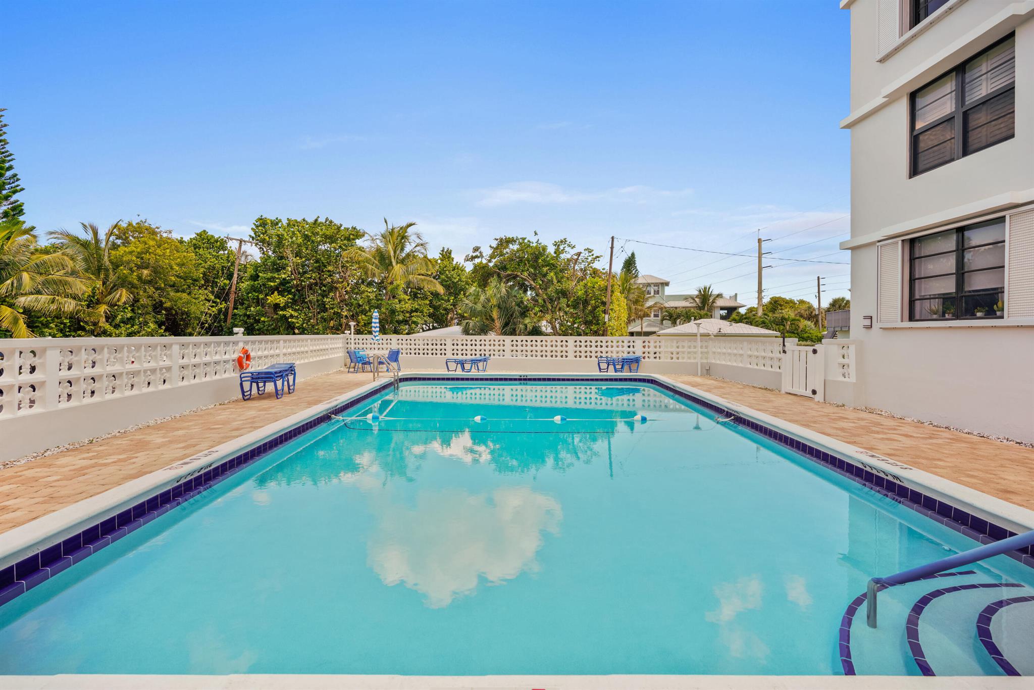 911 Ocean Drive #506
