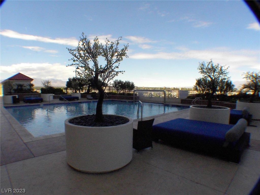 200 West Sahara Avenue 2812