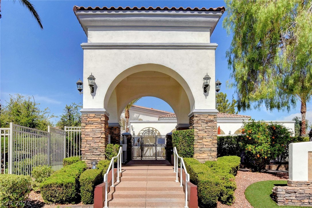 3232 Bishop Pine Street