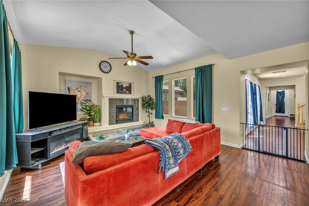 3909 Kettle Falls Avenue