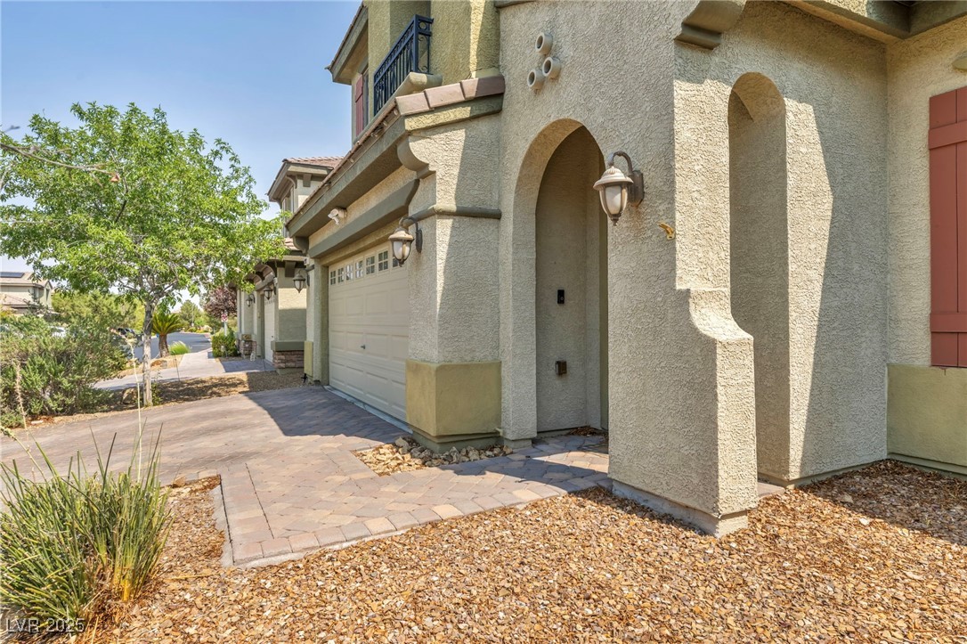 3909 Kettle Falls Avenue