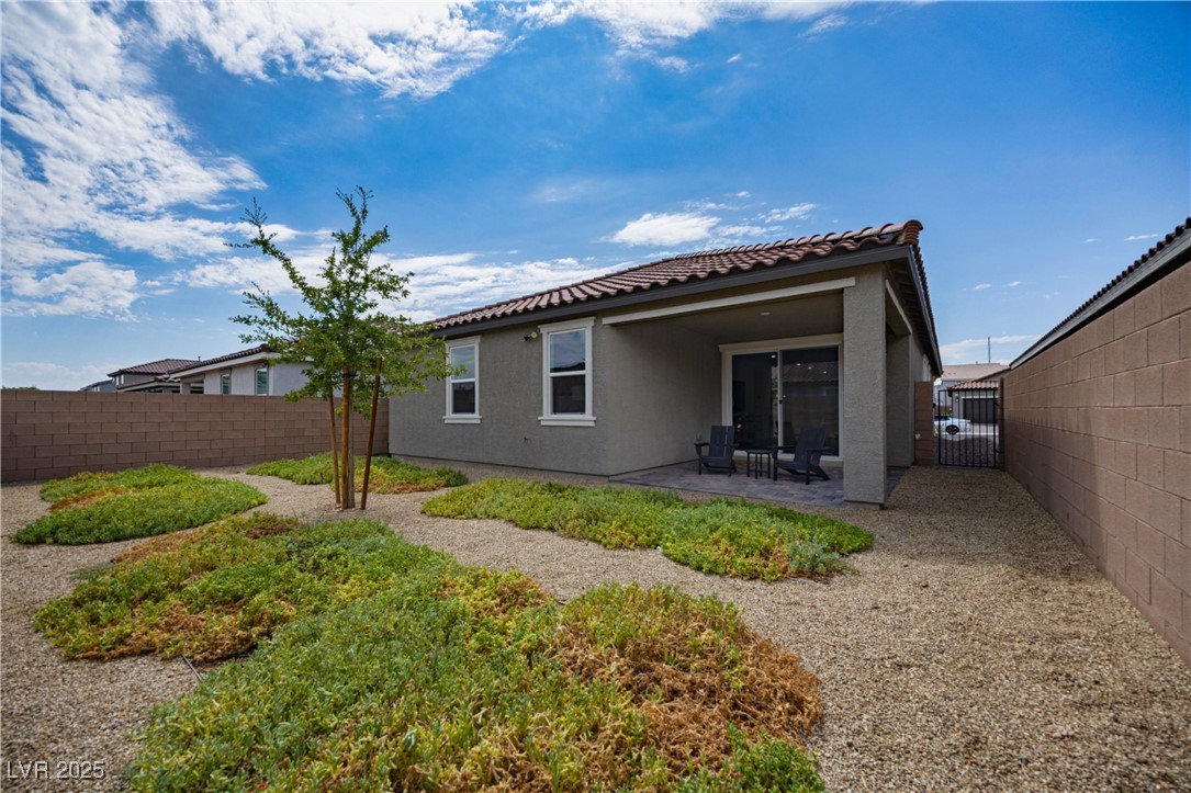 4244 Scarlet Cob Avenue
