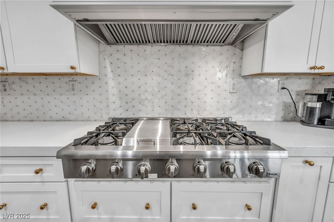 6908 Forest Gate Street