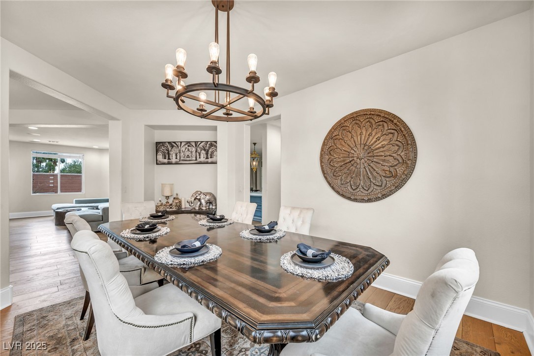 6908 Forest Gate Street