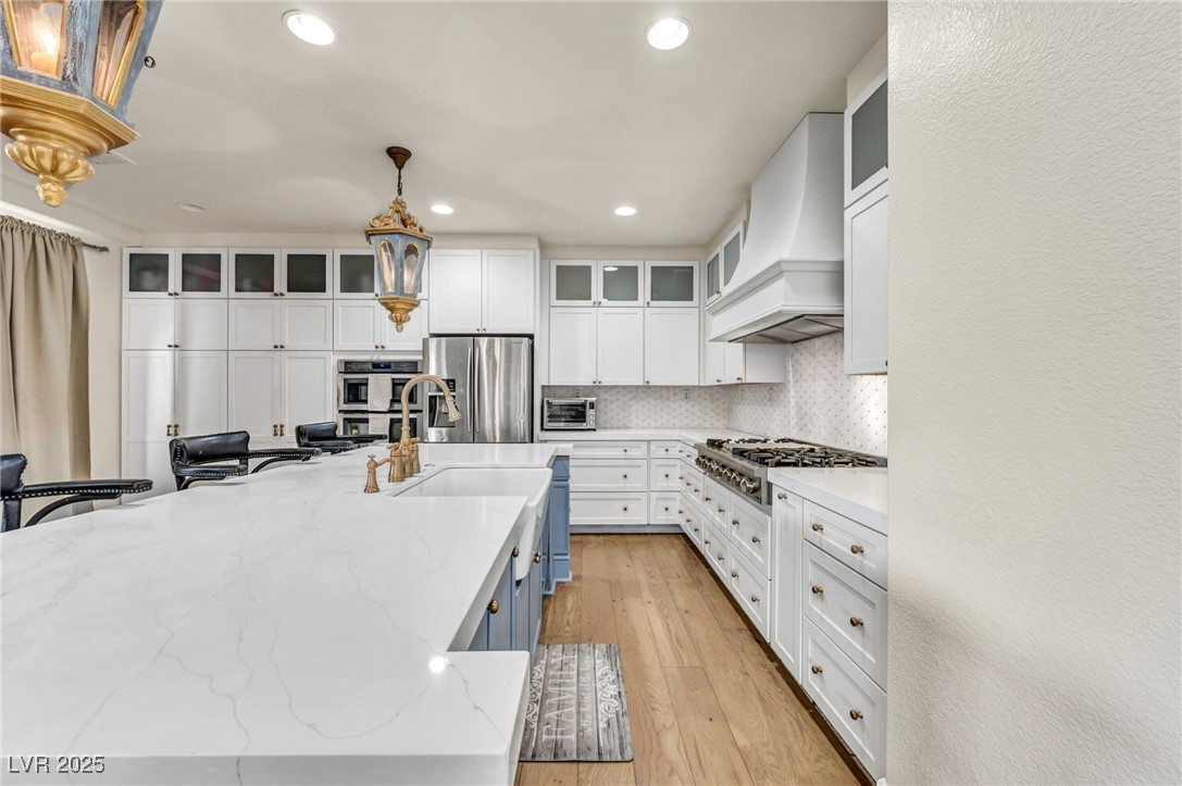 6908 Forest Gate Street