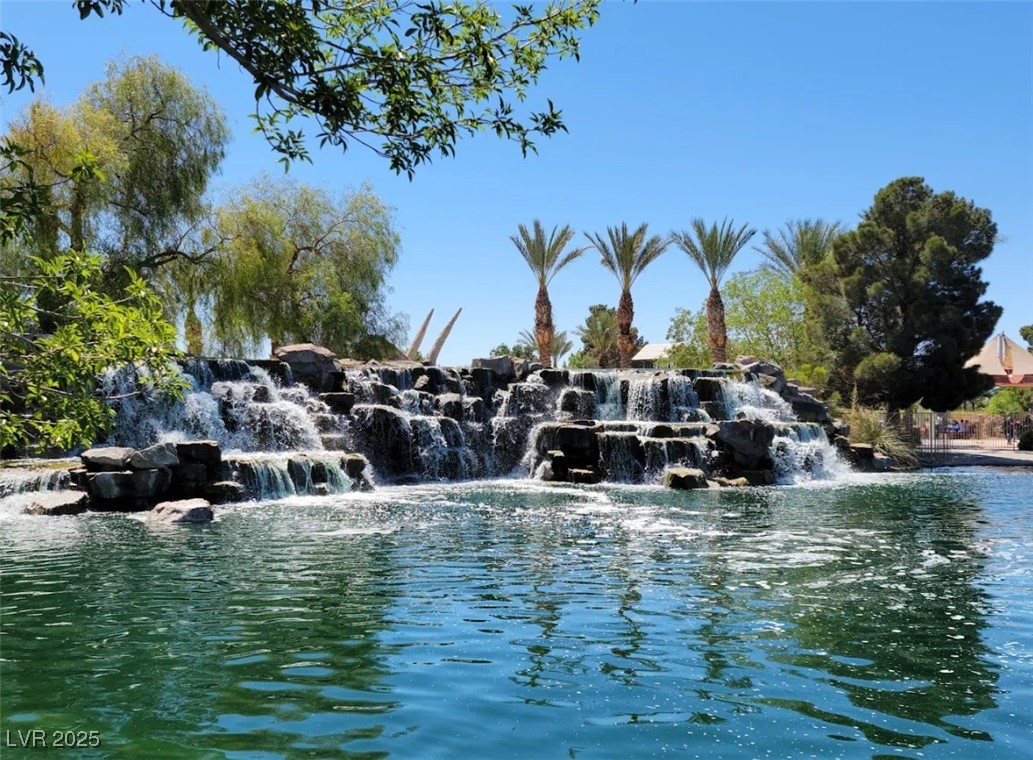 6908 Forest Gate Street