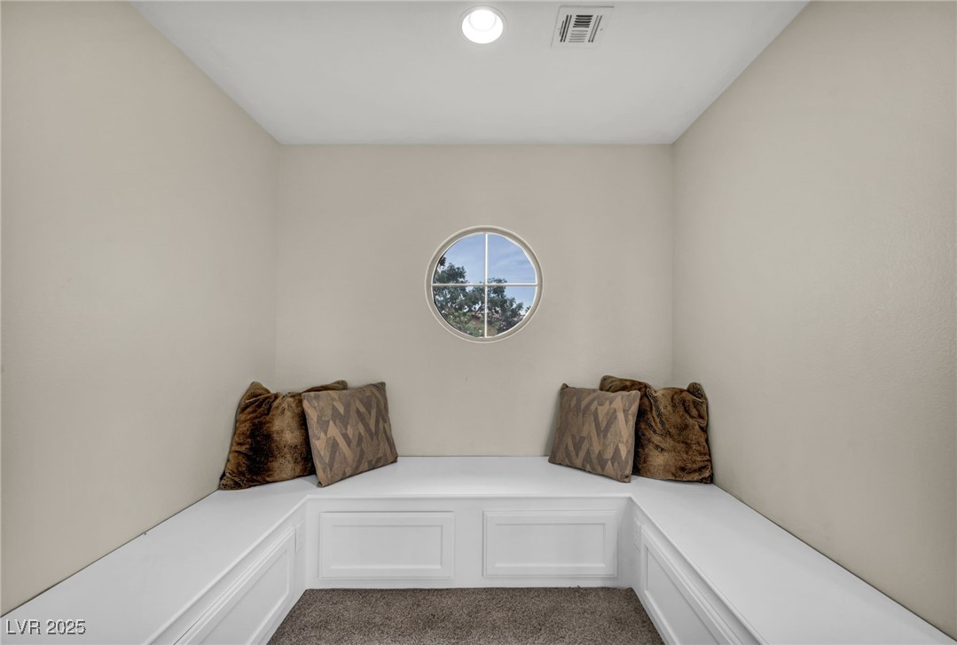 6908 Forest Gate Street