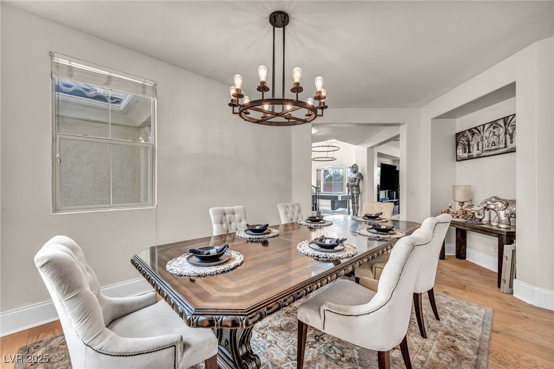 6908 Forest Gate Street