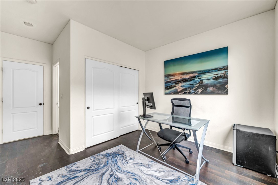 6908 Forest Gate Street