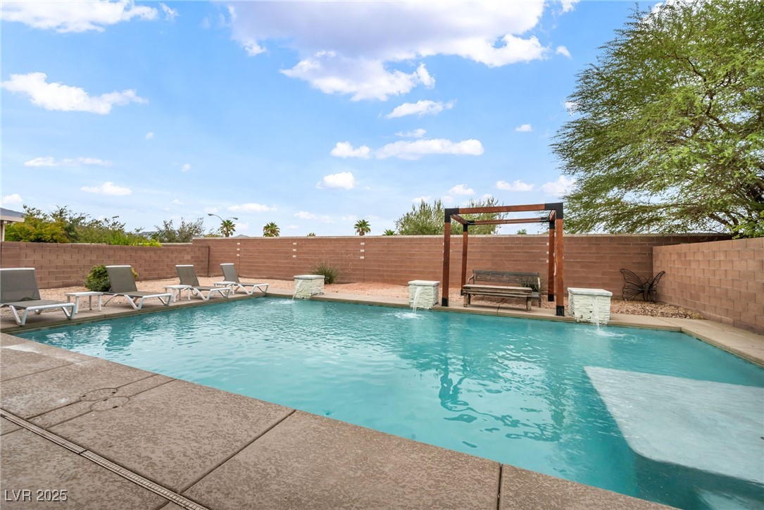 6908 Forest Gate Street