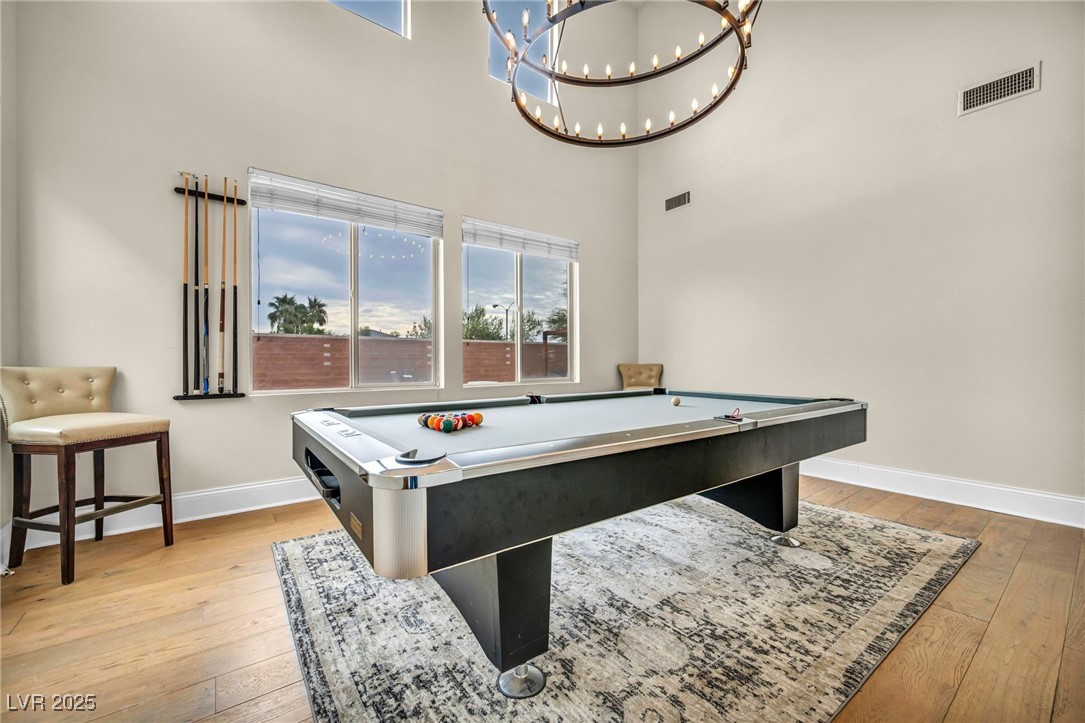 6908 Forest Gate Street