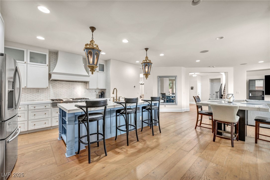 6908 Forest Gate Street