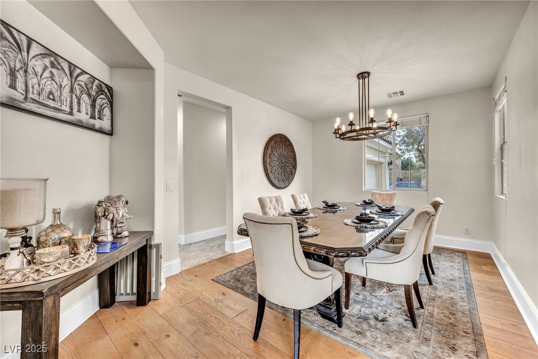 6908 Forest Gate Street