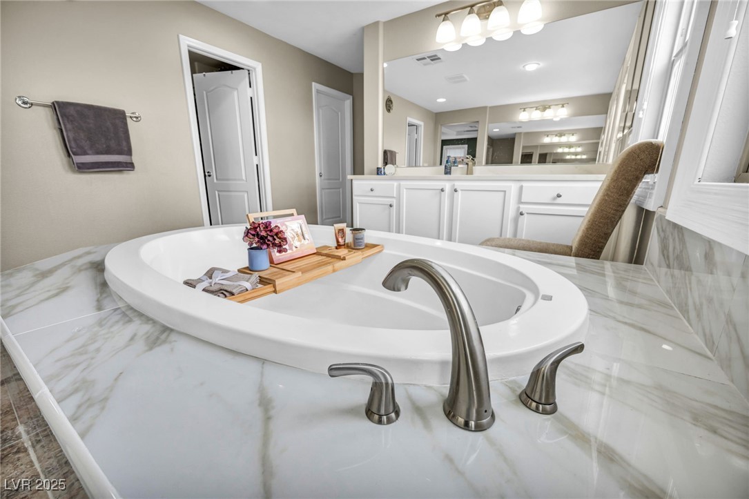 6908 Forest Gate Street