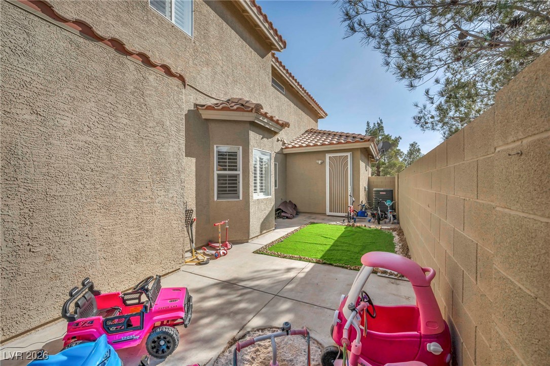 9592 Gainey Ranch Avenue