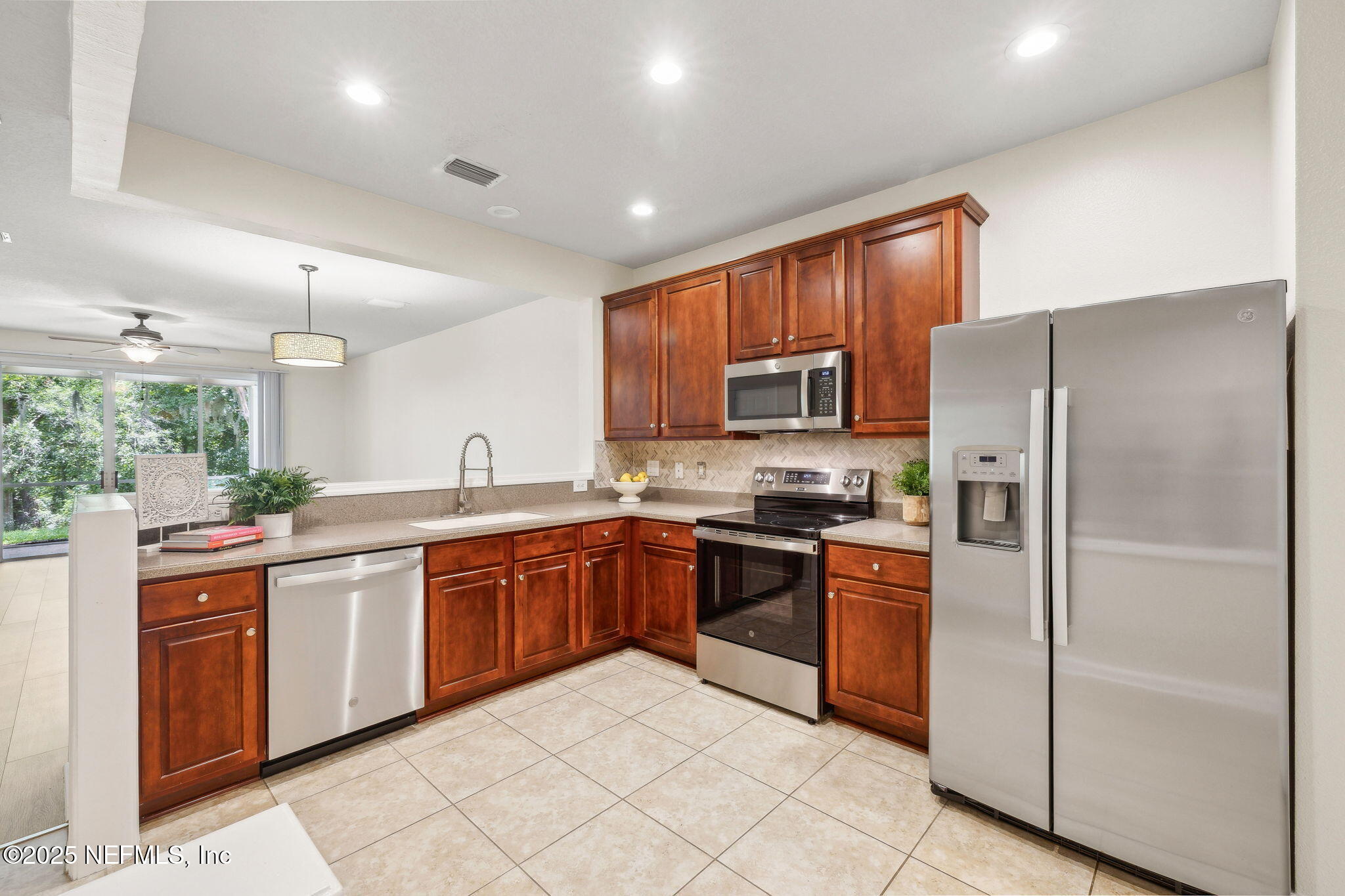 7023 ROUNDLEAF Drive