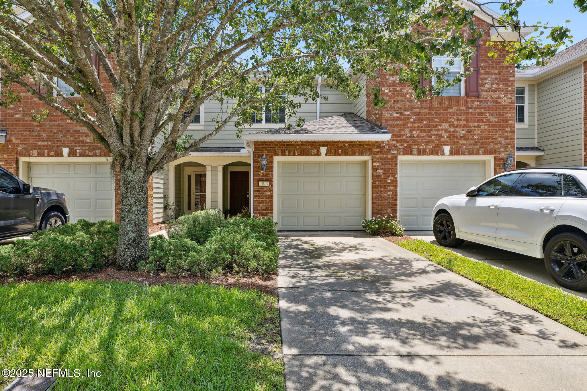 7023 ROUNDLEAF Drive