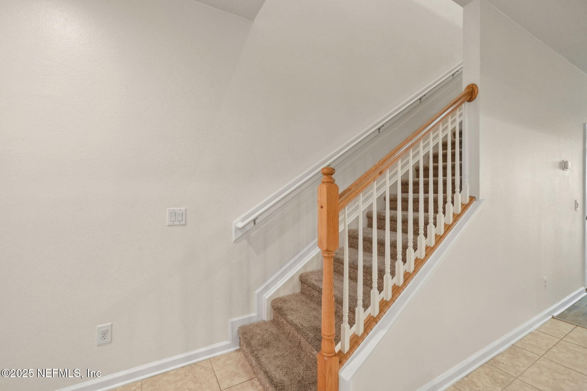 7023 ROUNDLEAF Drive