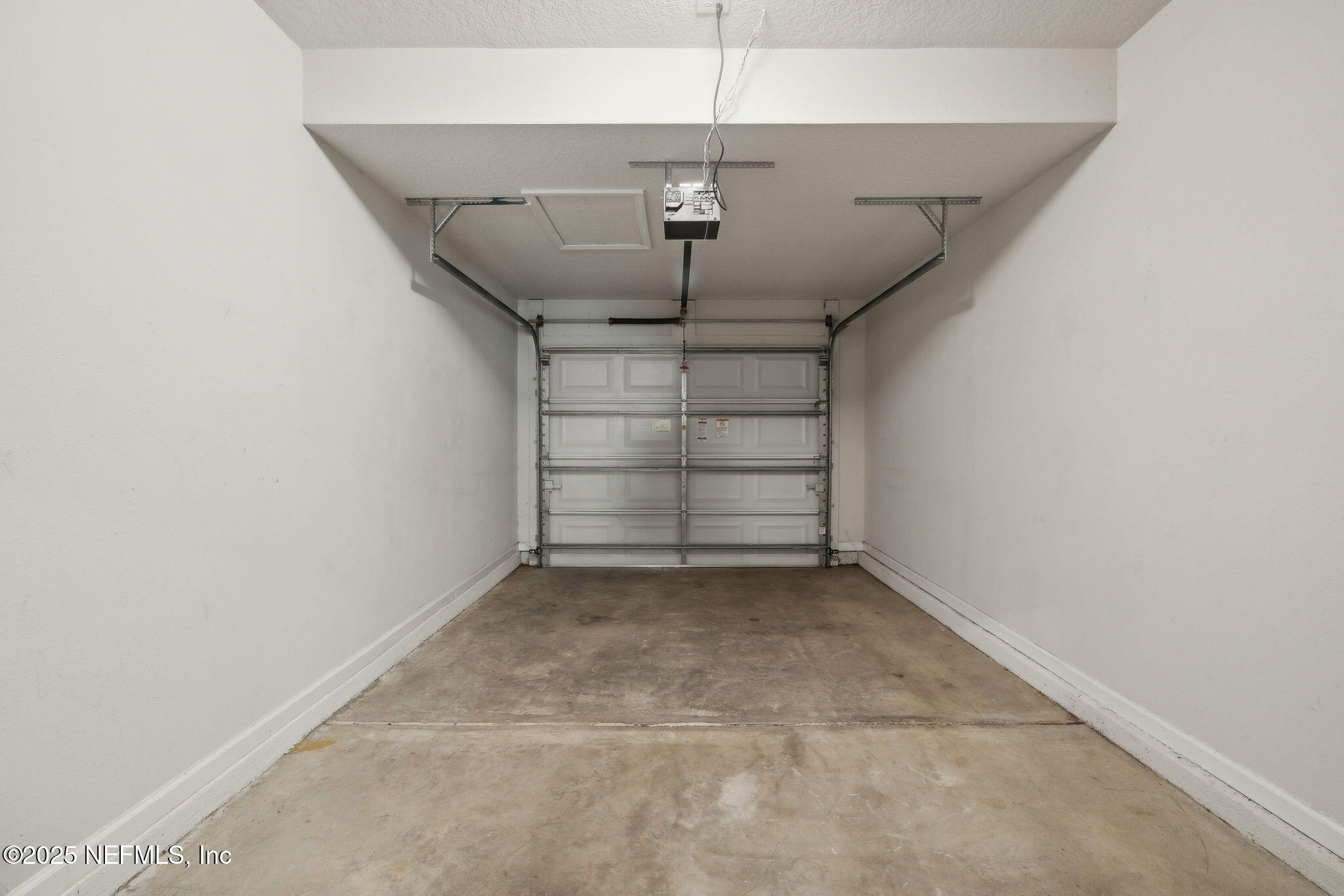 7023 ROUNDLEAF Drive