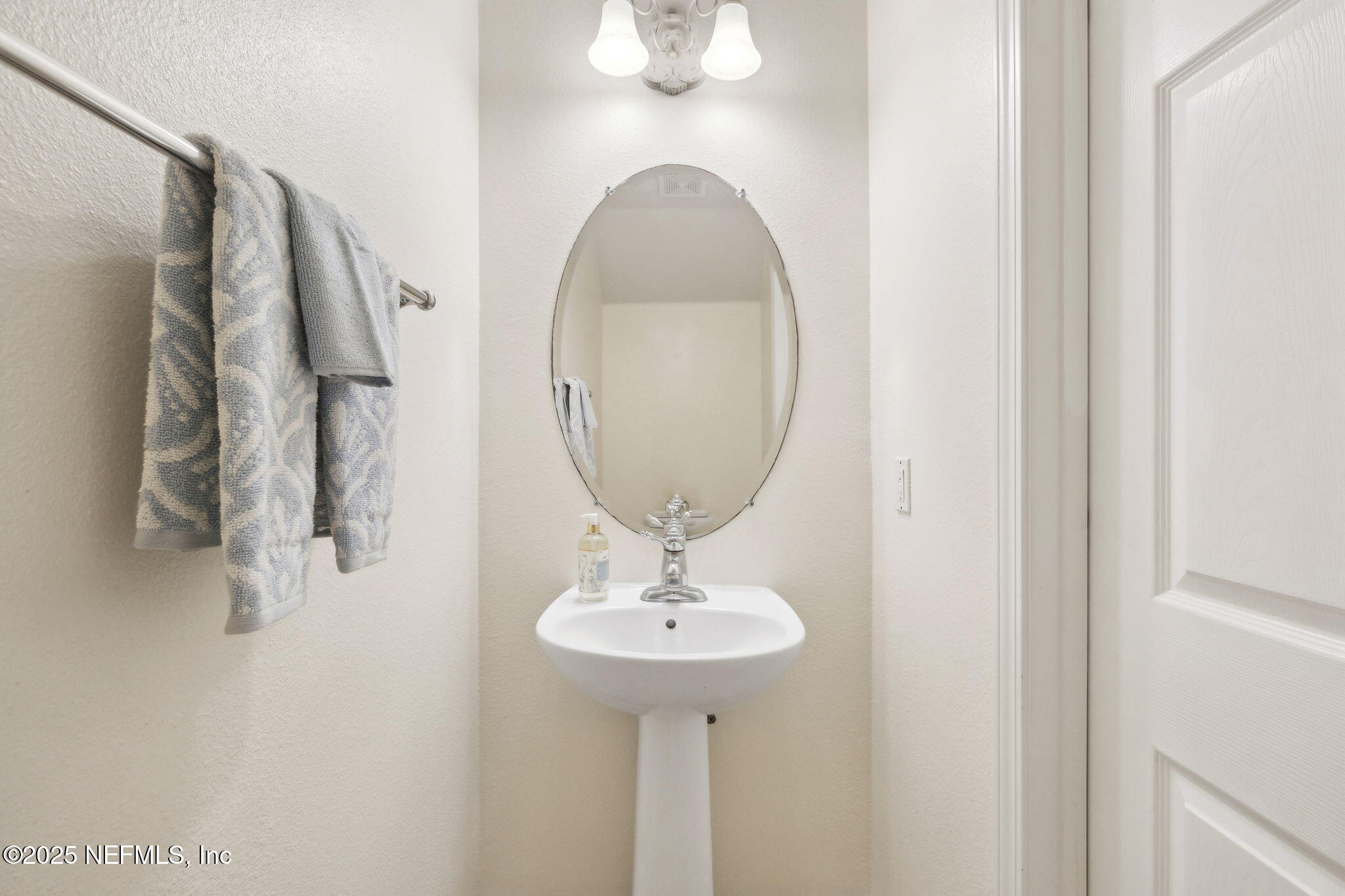 7023 ROUNDLEAF Drive