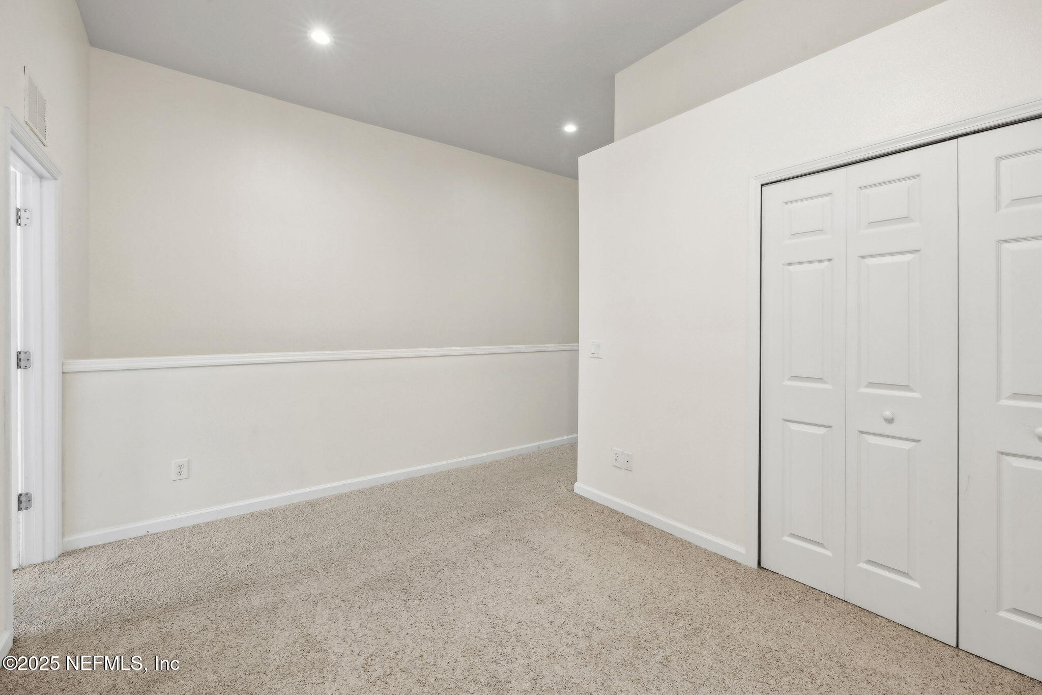 7023 ROUNDLEAF Drive