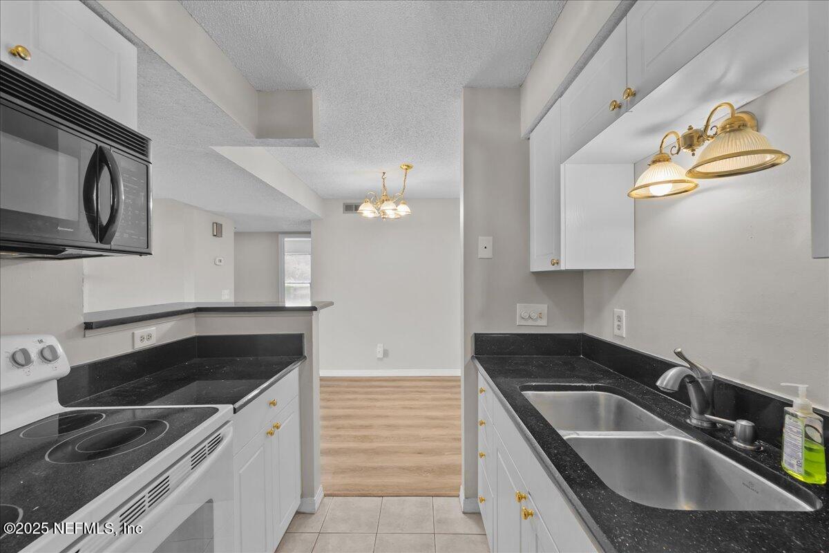 10200 BELLE RIVE Boulevard 79